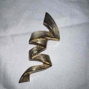 Vintage Signed GERRYS Ribbon Brooch‎